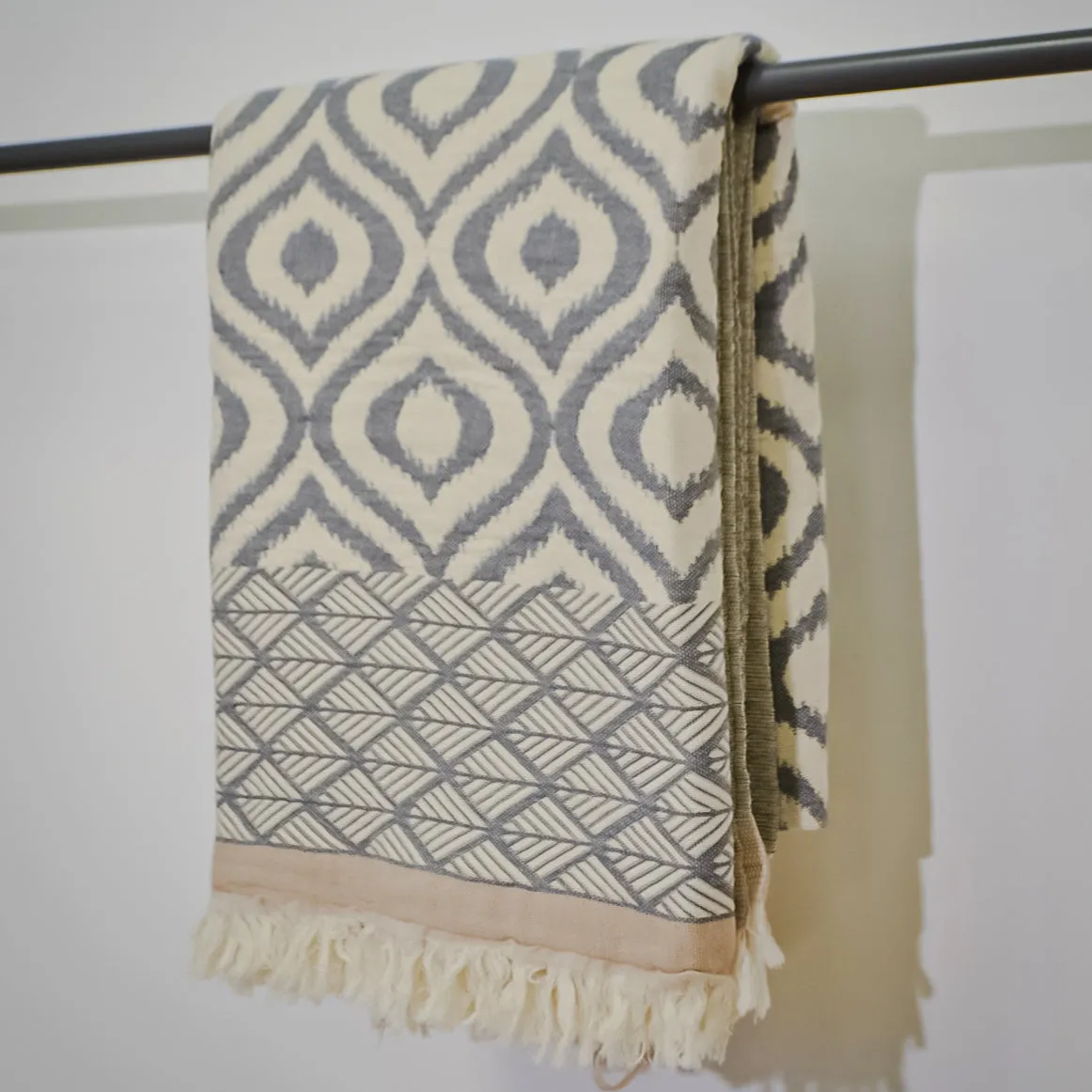 Ikat Design Turkish Towel Throw Blanket Gri