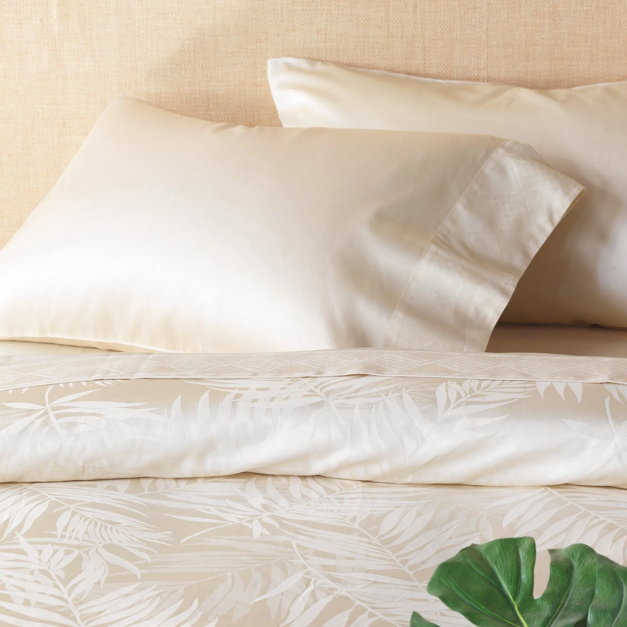 Isola Botanical Jacquard Duvet Cover in Ecru
